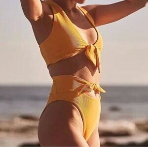 Beach Riot Yellow Tie-Detail Bikini bottoms